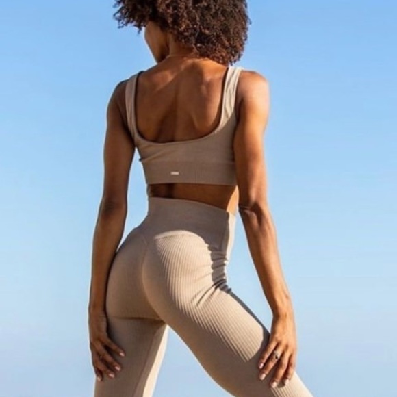 Aim’n Ribbed Set - Picture 2 of 13